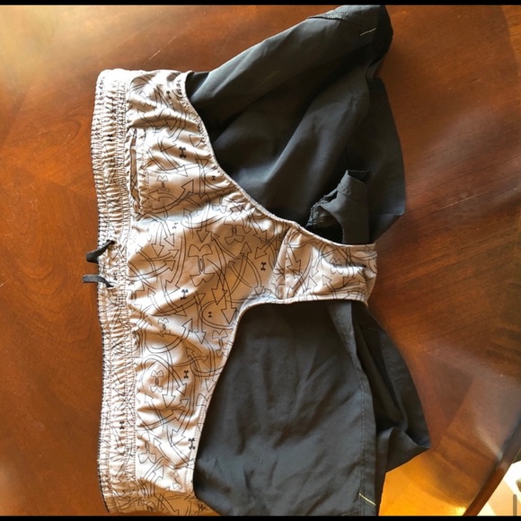 Under Armour athletic running shorts - Picture 7 of 8